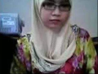 MyLust Porno - Nerdy And Slutty Malay Hijab Webcam Nympho Flashed Her Big Titties
