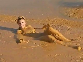 HClips Porno - Jana Mud Orgasm