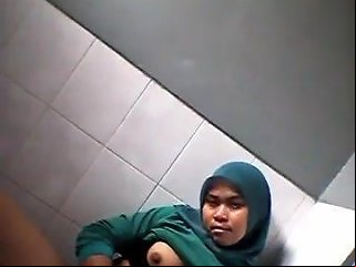 XHamster Porno - Ibu Berjilbab Saat Merasa Sange 1 Free Porn D1 Xhamster
